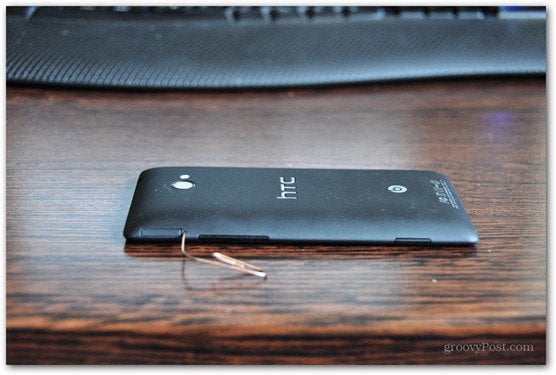 HTC Windows Phone 8X Insert SIM paper clip