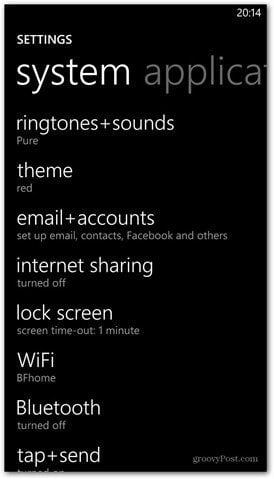 Windows Phone 8 customize lock screen settings