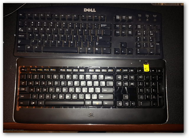 comparaison de la taille du k800 avec un clavier standard