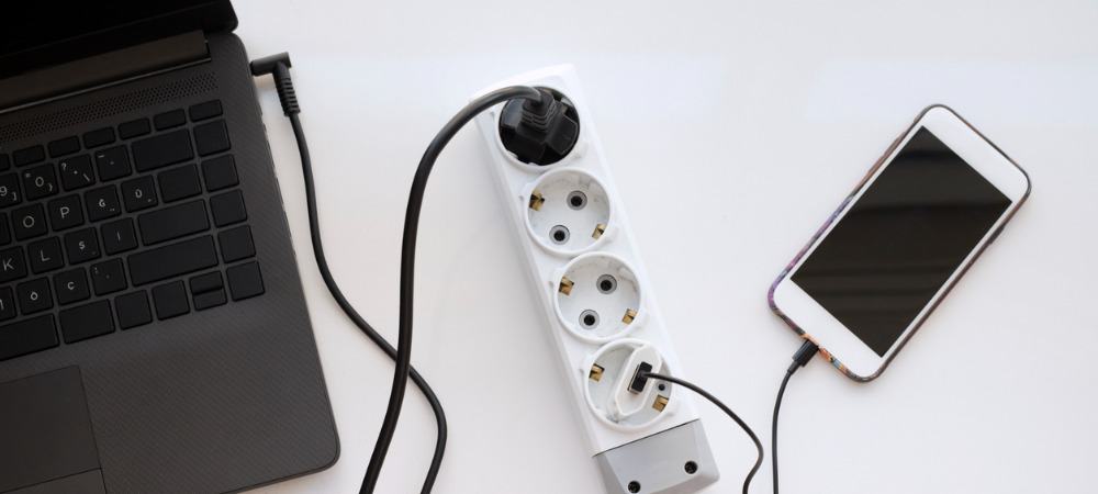 power-supply-surge-protector-phone-charging-laptop-featured